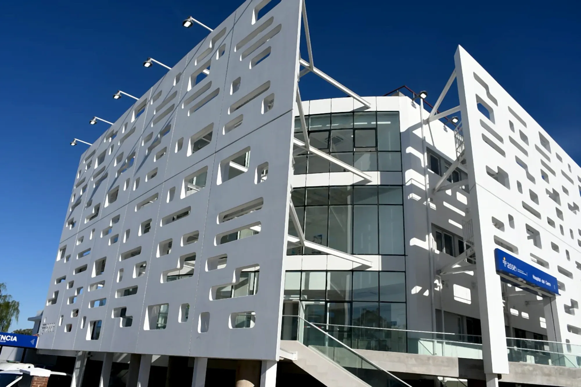 Hospital del Cerro — 3/3